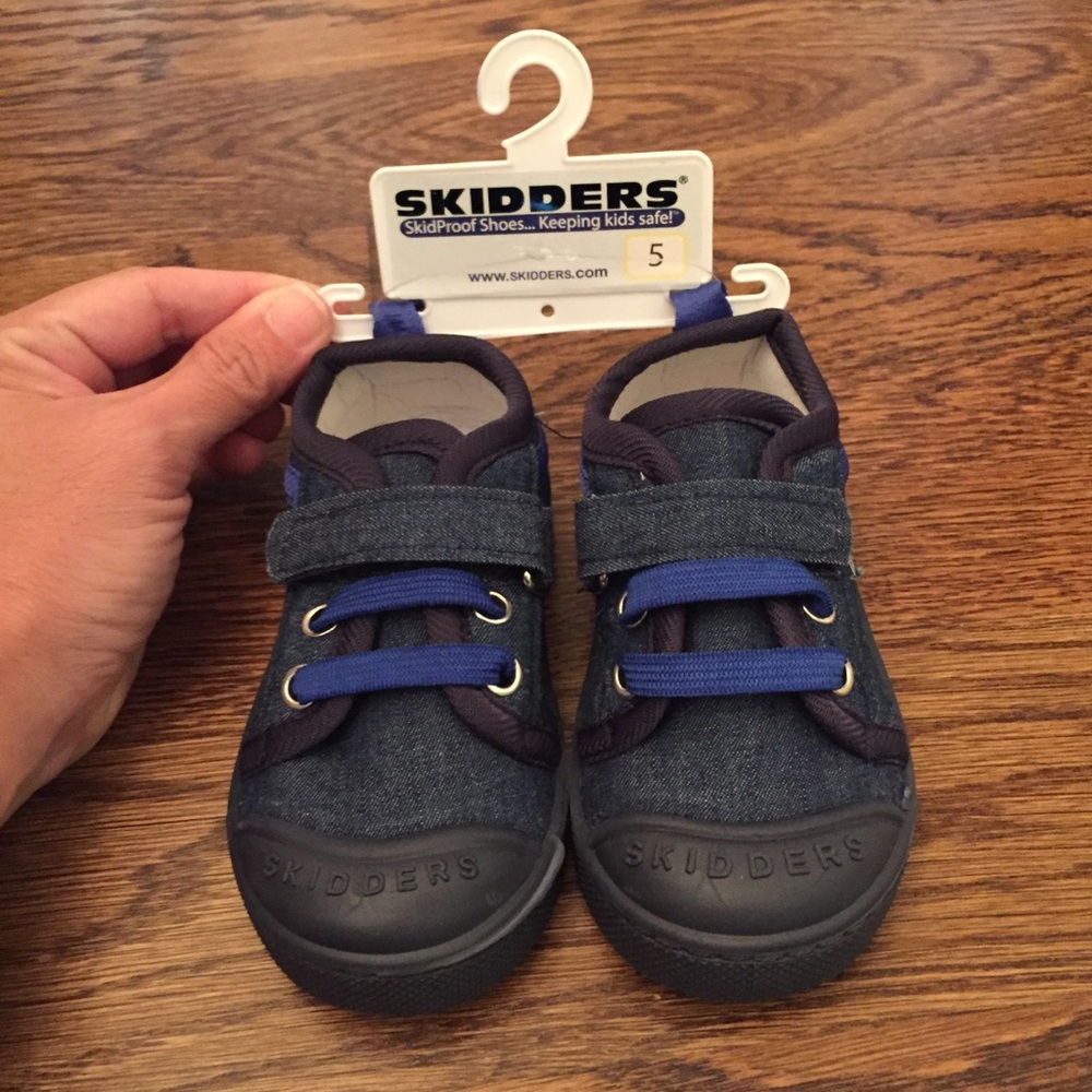 Baby/Walker Boys Skidders Shoes Size 5